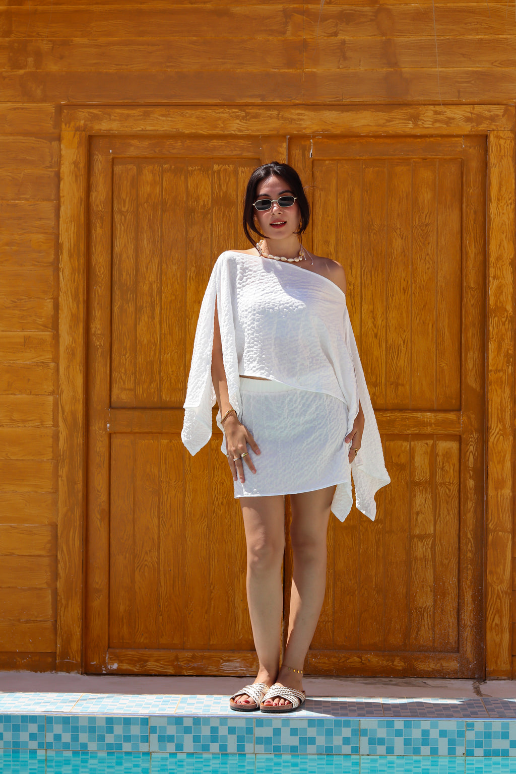 Aura Set in White