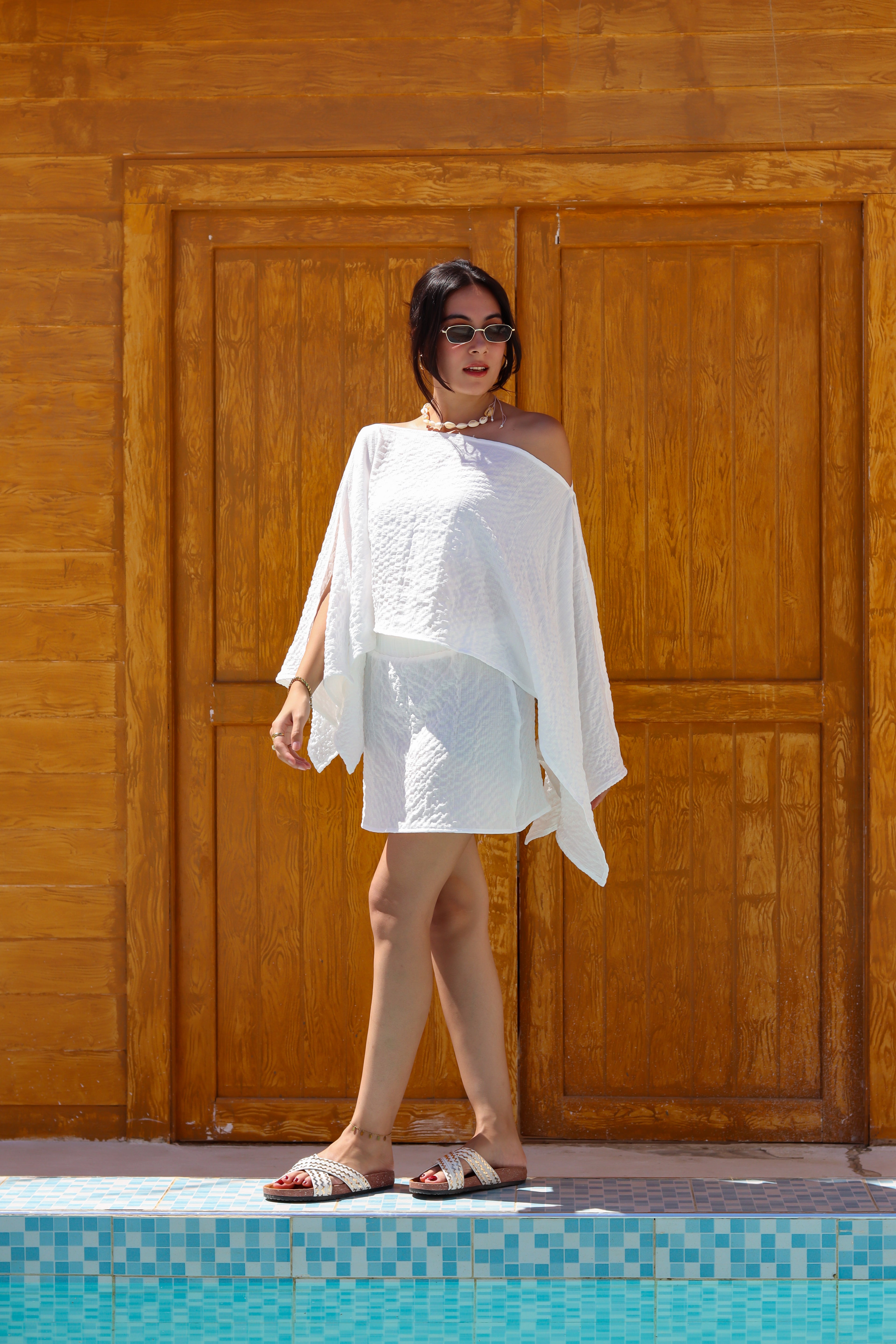 Aura Set in White
