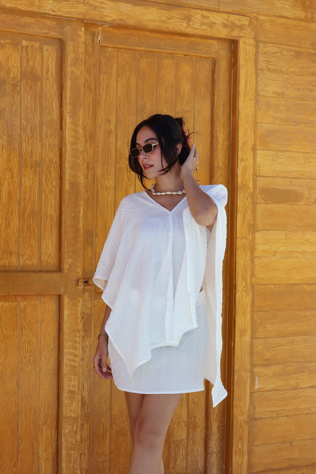 Aura Set in White