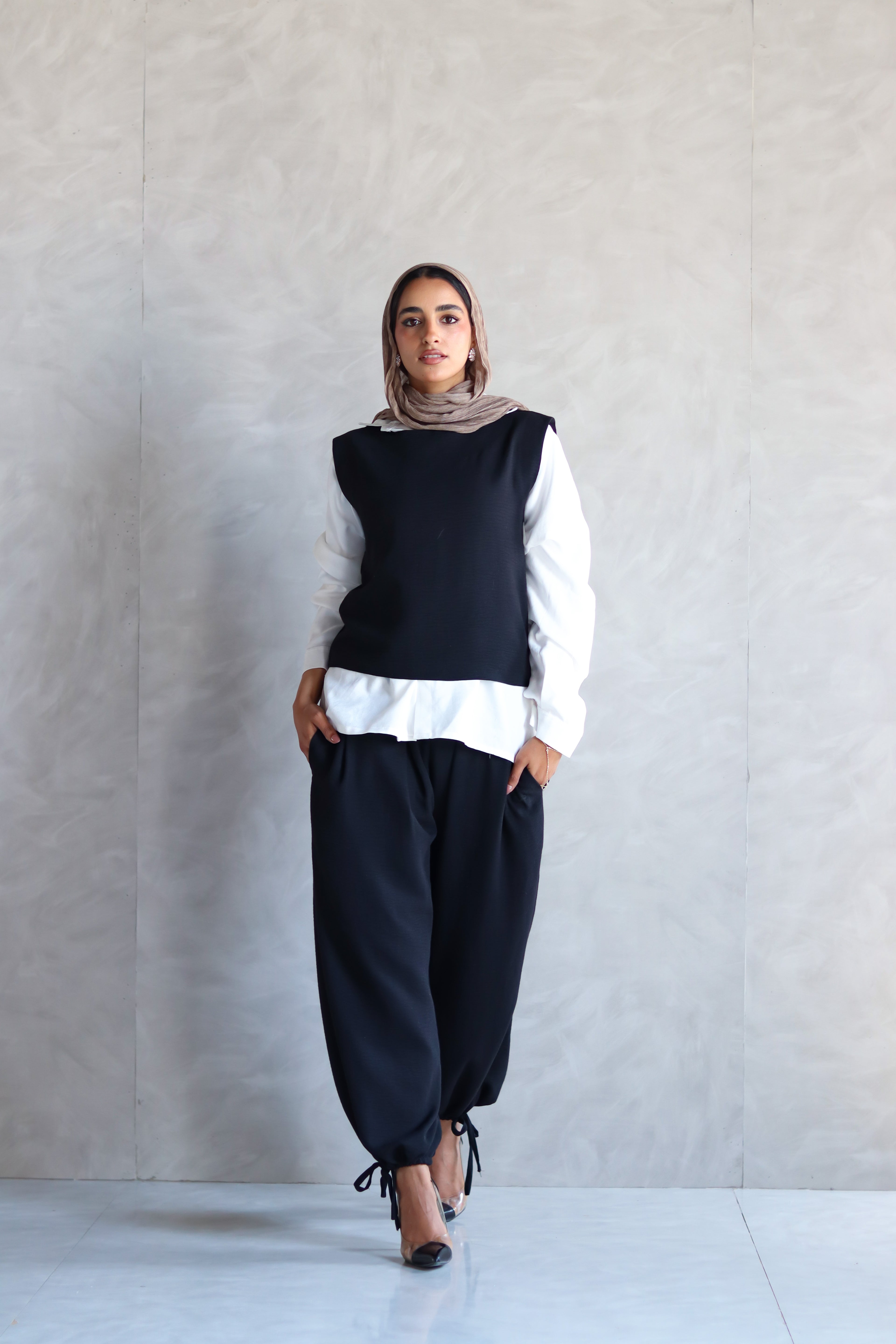 Linen Balloon Pants in Black