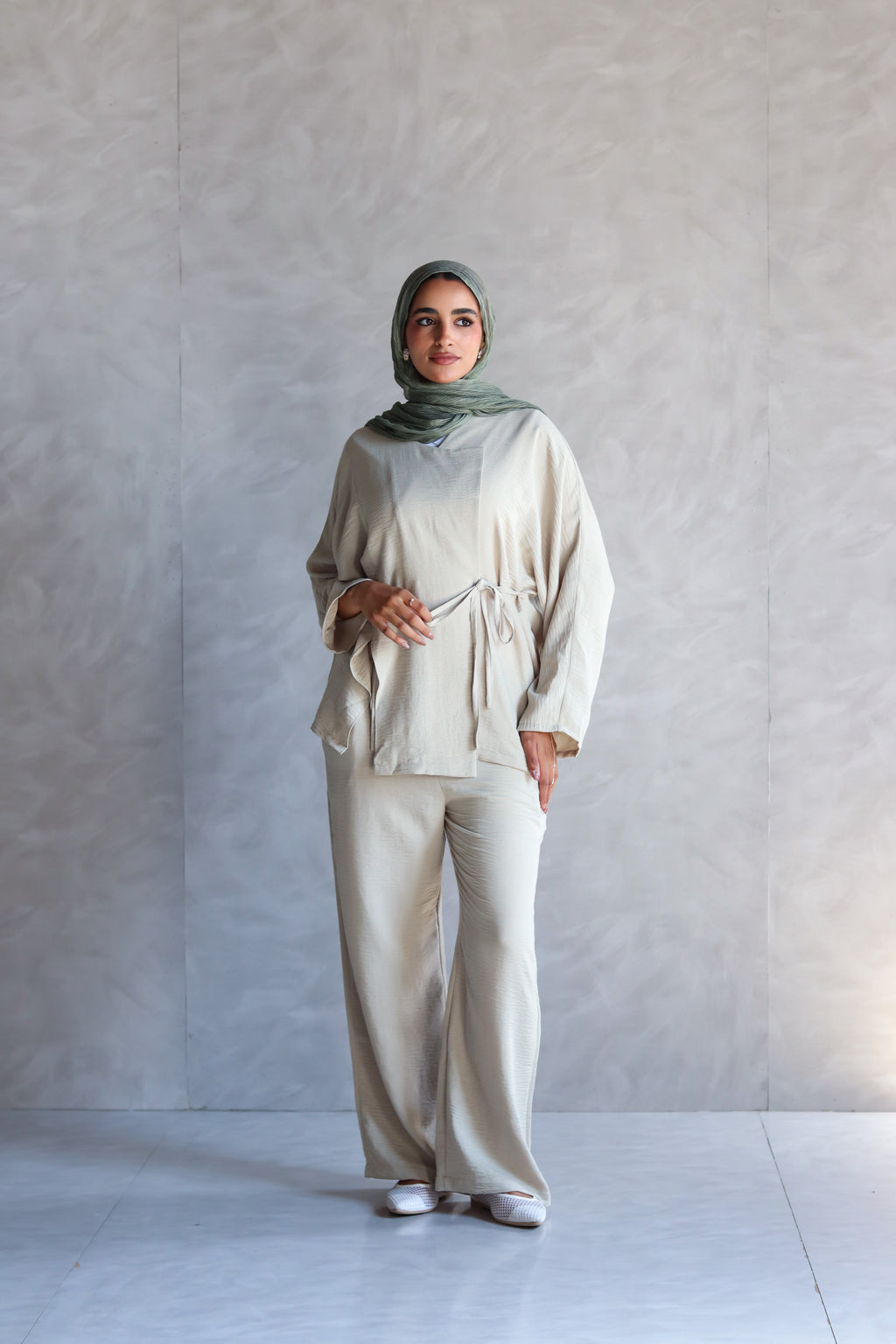 The Basic Knot Set Linen in Beige