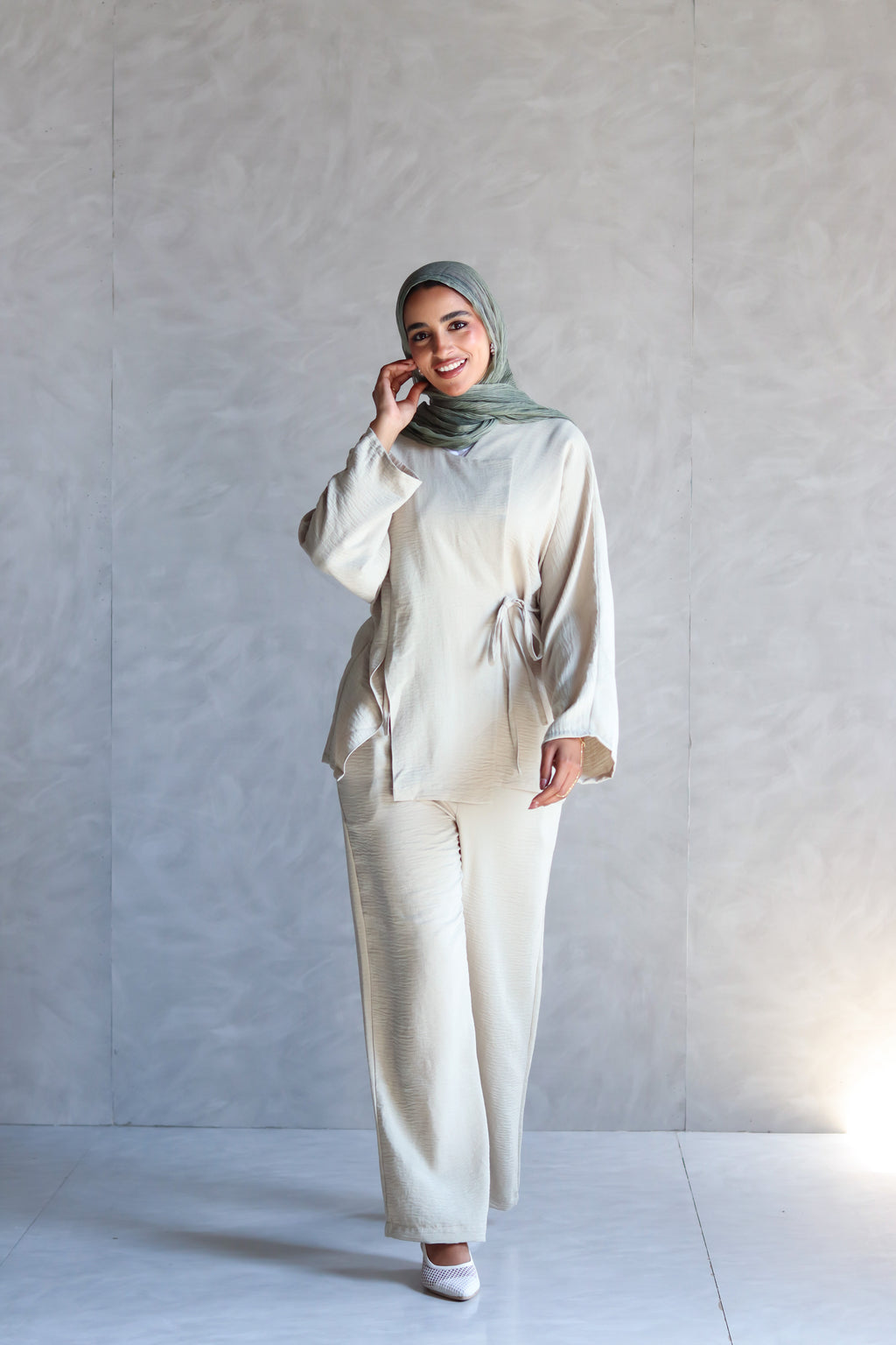 The Basic Knot Set Linen in Beige