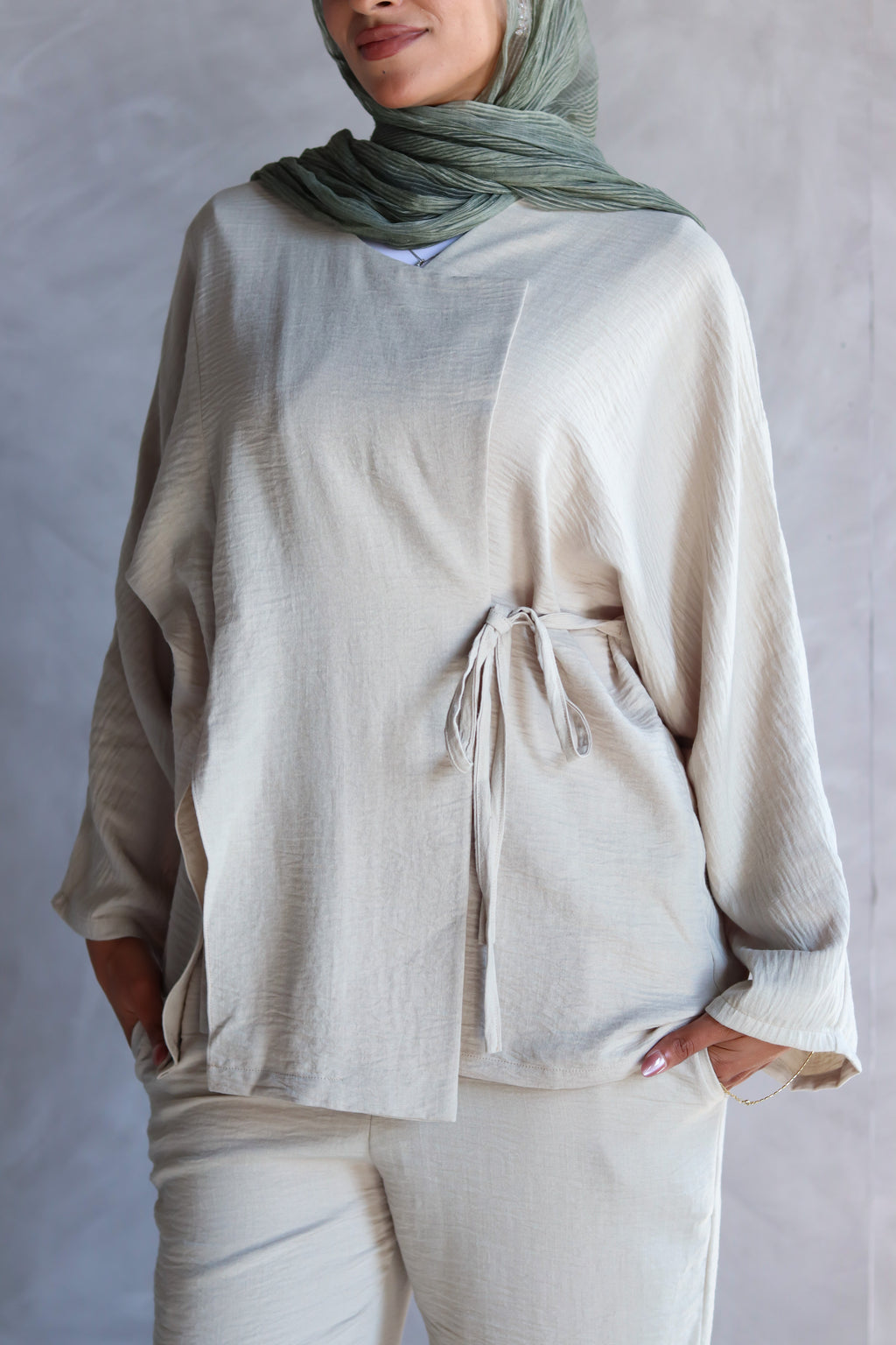 The Basic Knot Set Linen in Beige