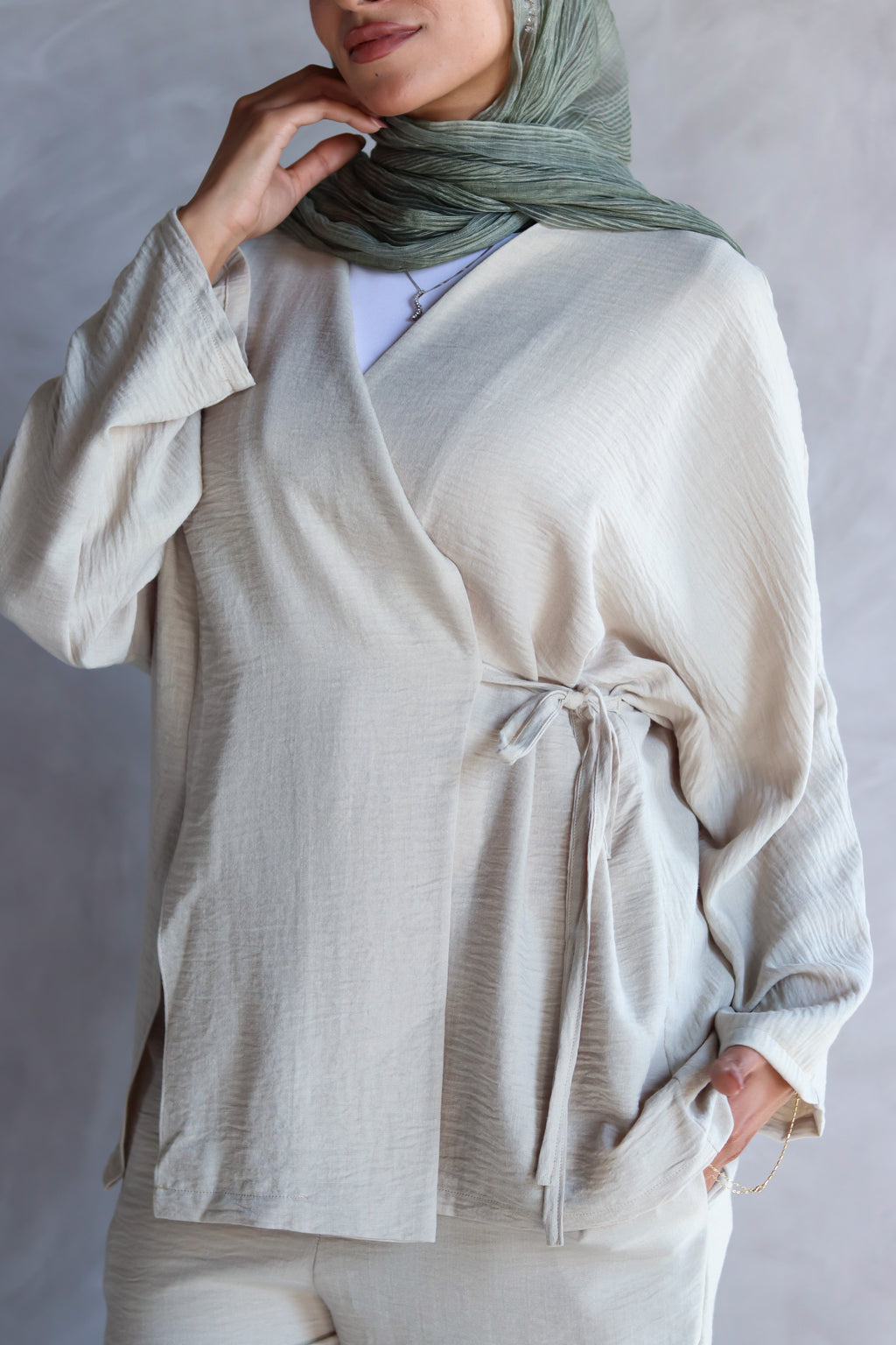 The Basic Knot Set Linen in Beige
