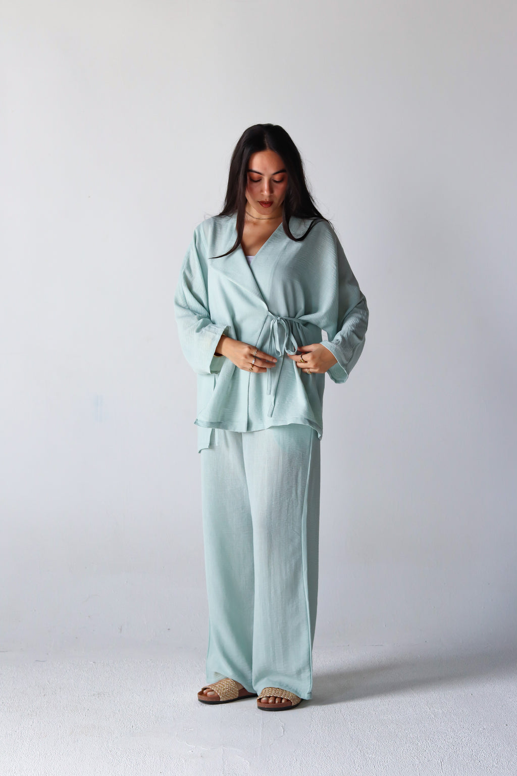 The Basic Knot Linen Set in Mint