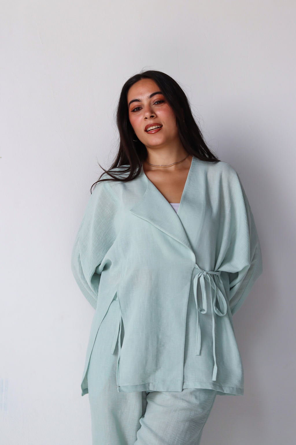 The Basic Knot Linen Top in Mint