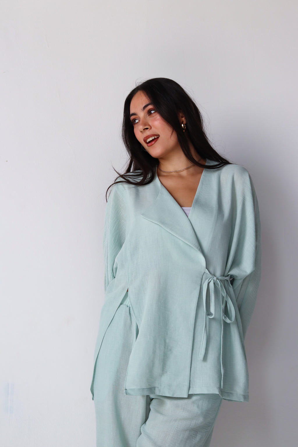 The Basic Knot Linen Set in Mint