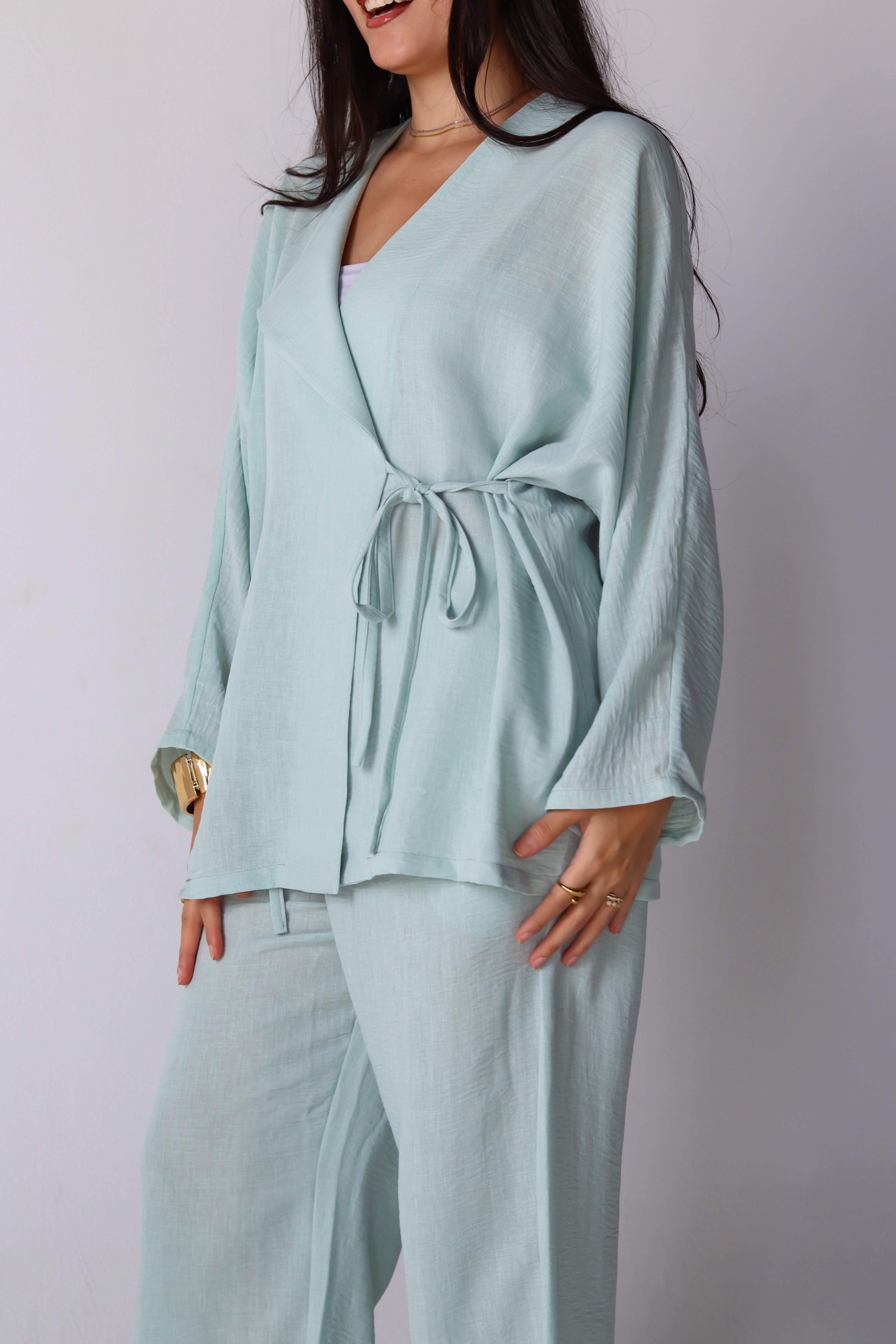 The Basic Knot Linen Set in Mint