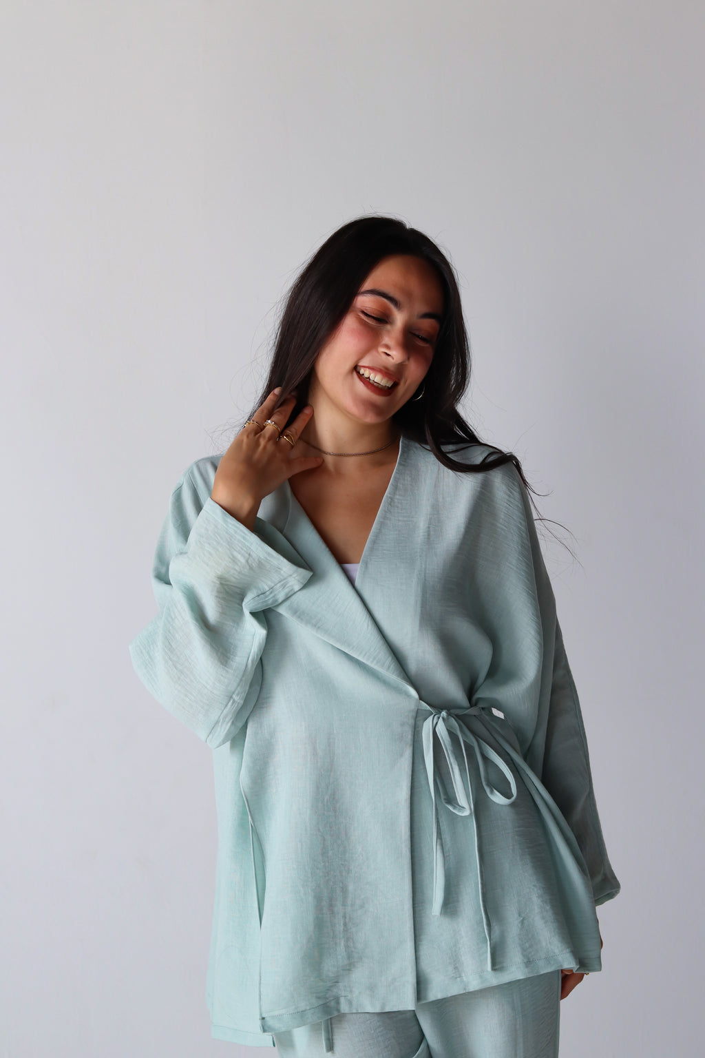 The Basic Knot Linen Set in Mint