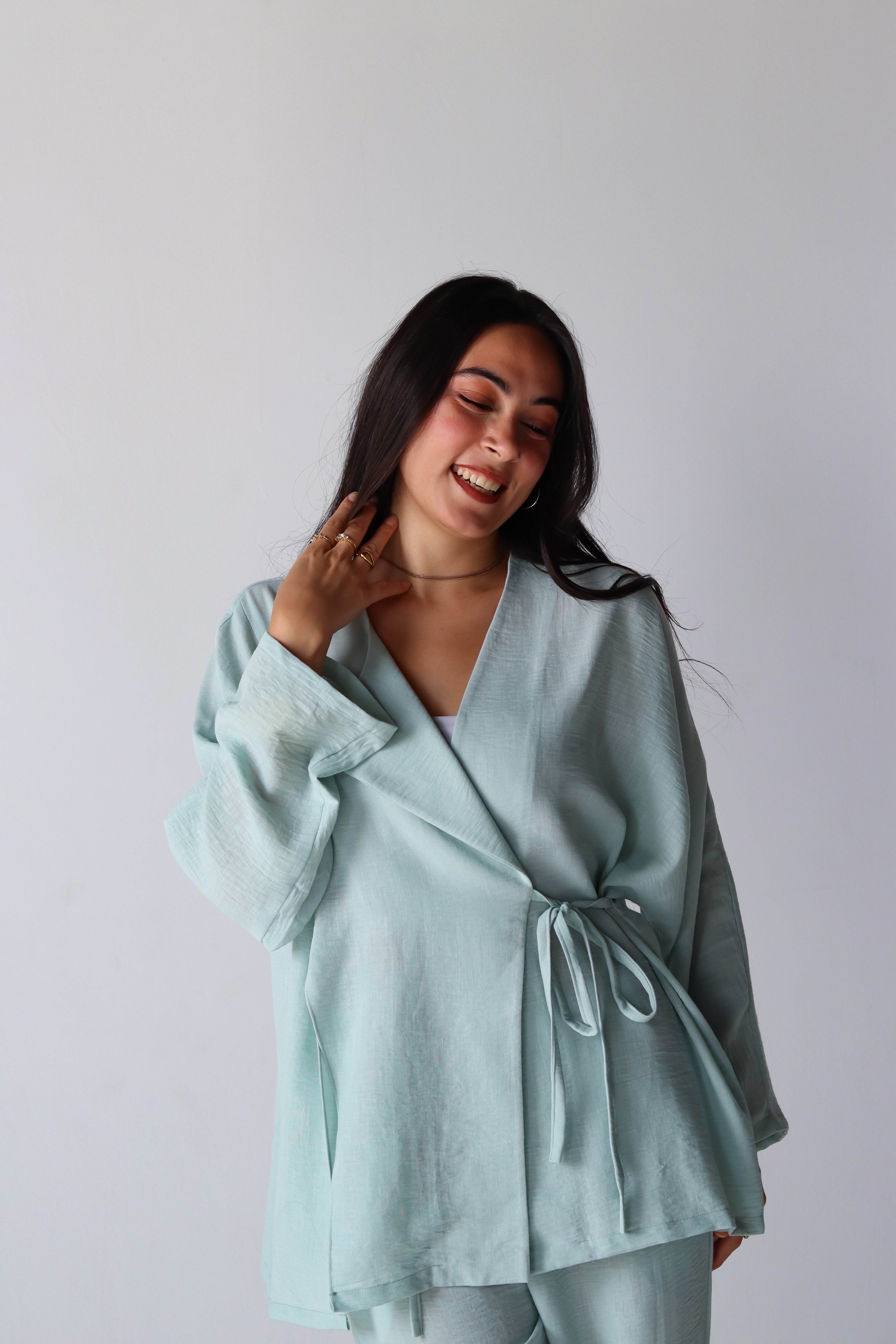 The Basic Knot Linen Set in Mint