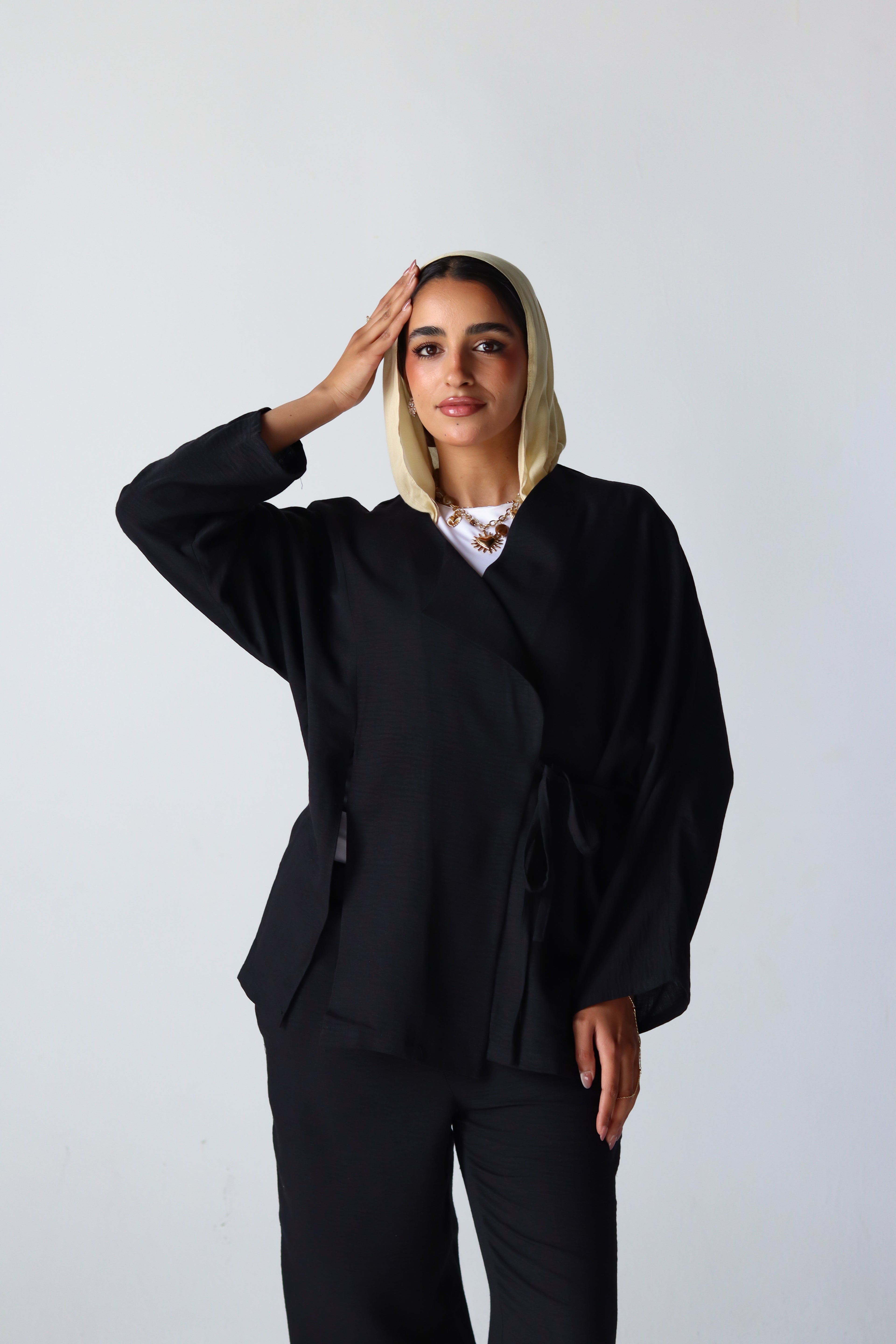 The Basic Knot Linen Top in Black