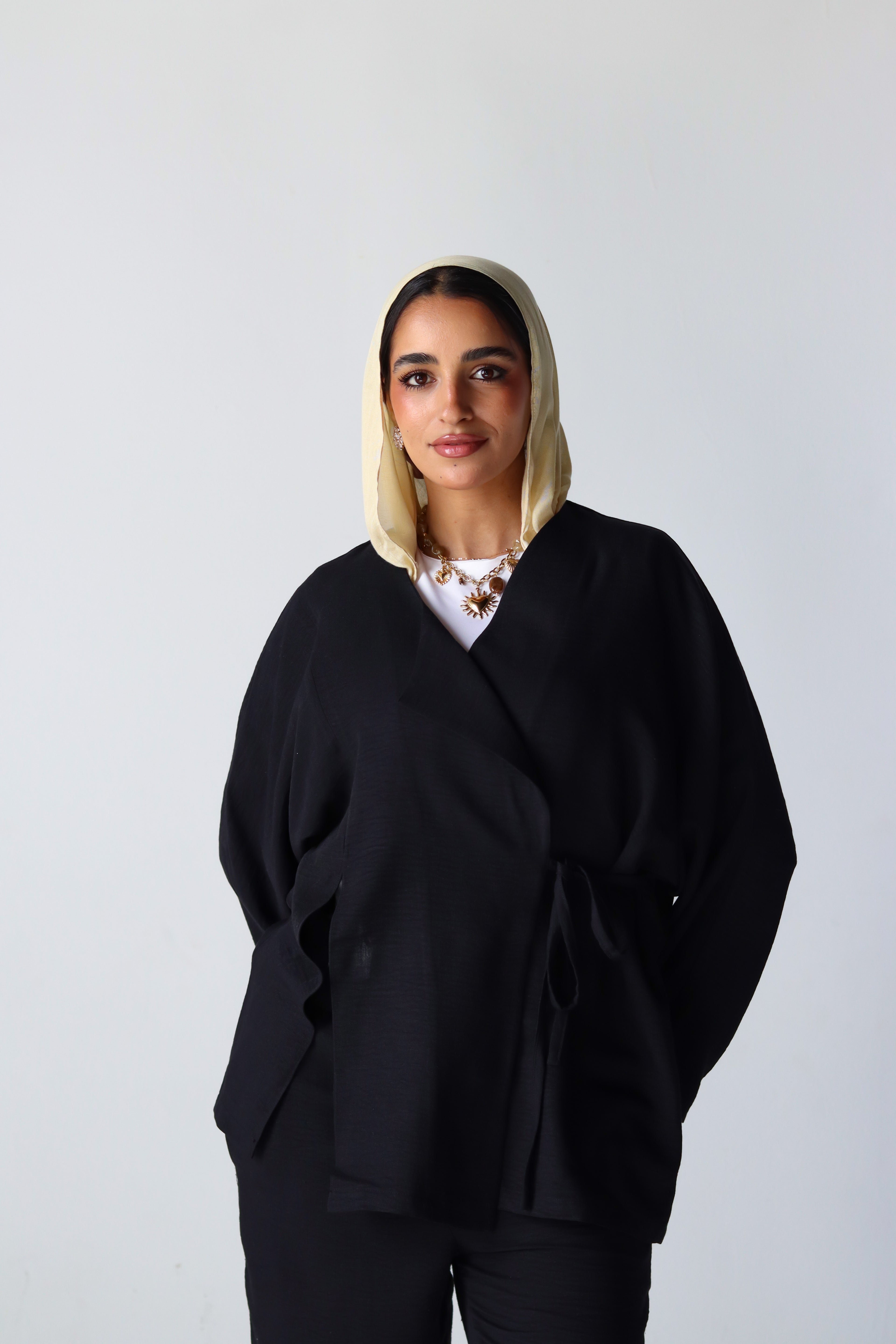 The Basic Knot Linen Set in Black