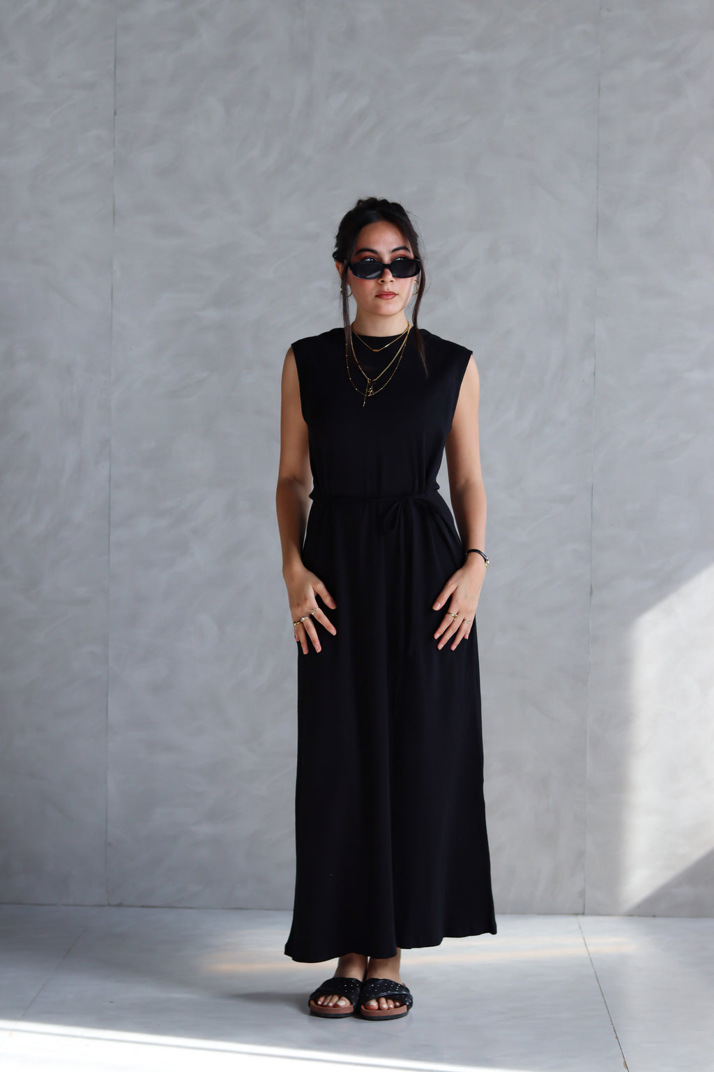 The Ribbed Basic Dress in Black
