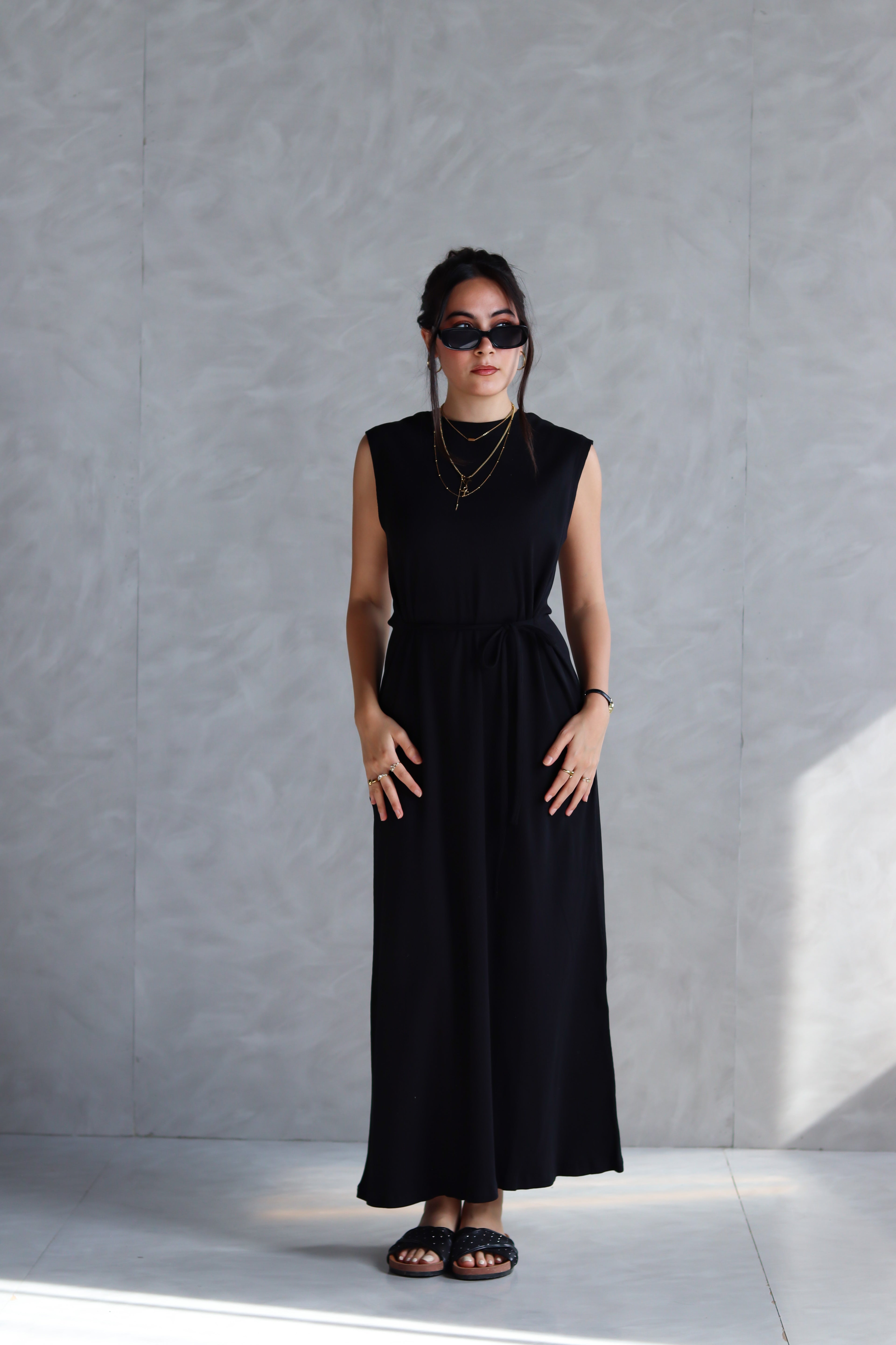The Ribbed Basic Dress in Black