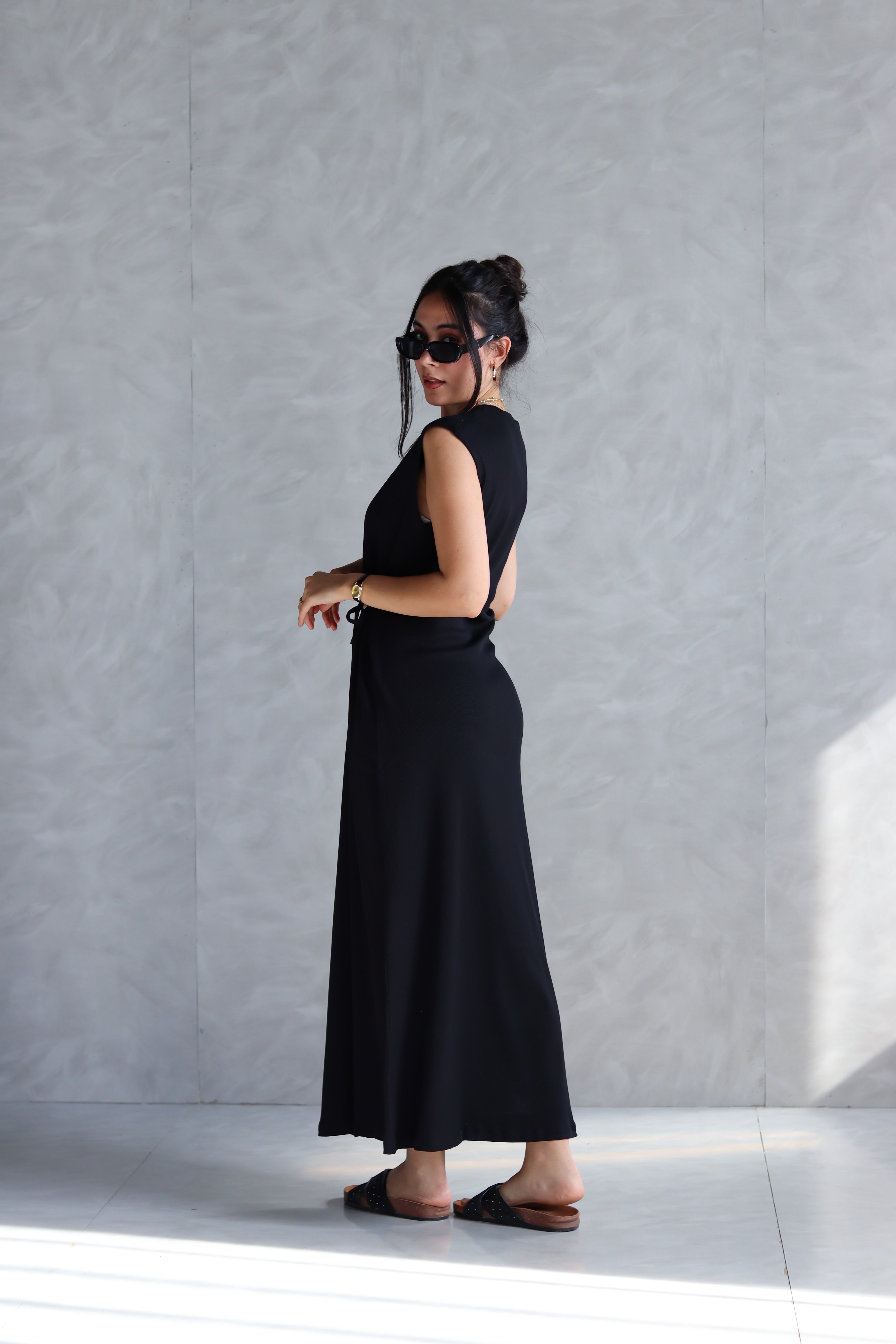 The Ribbed Basic Dress in Black