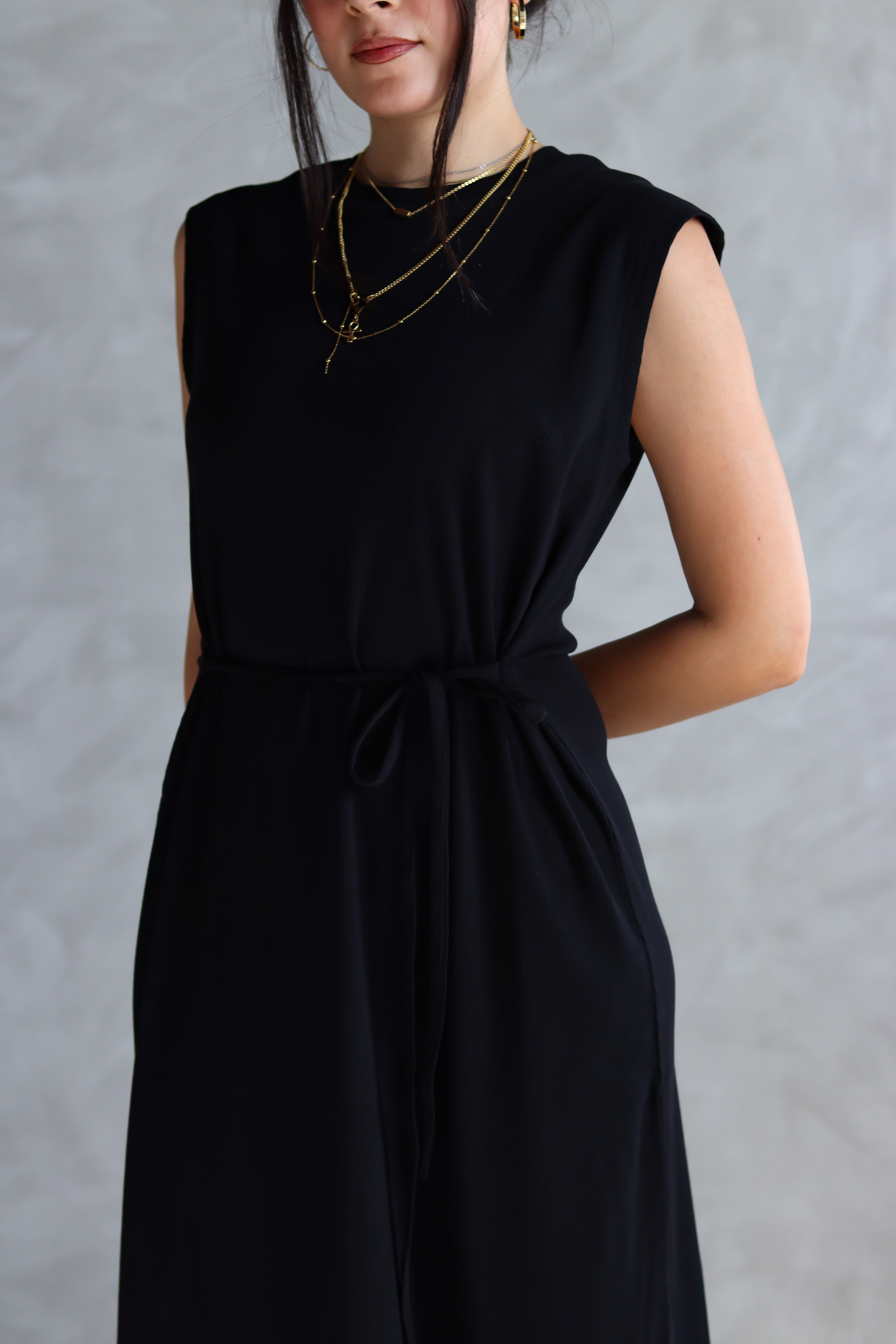 The Ribbed Basic Dress in Black