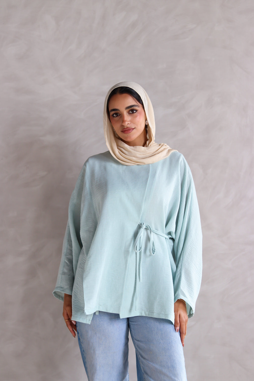 The Basic Knot Linen Top in Mint