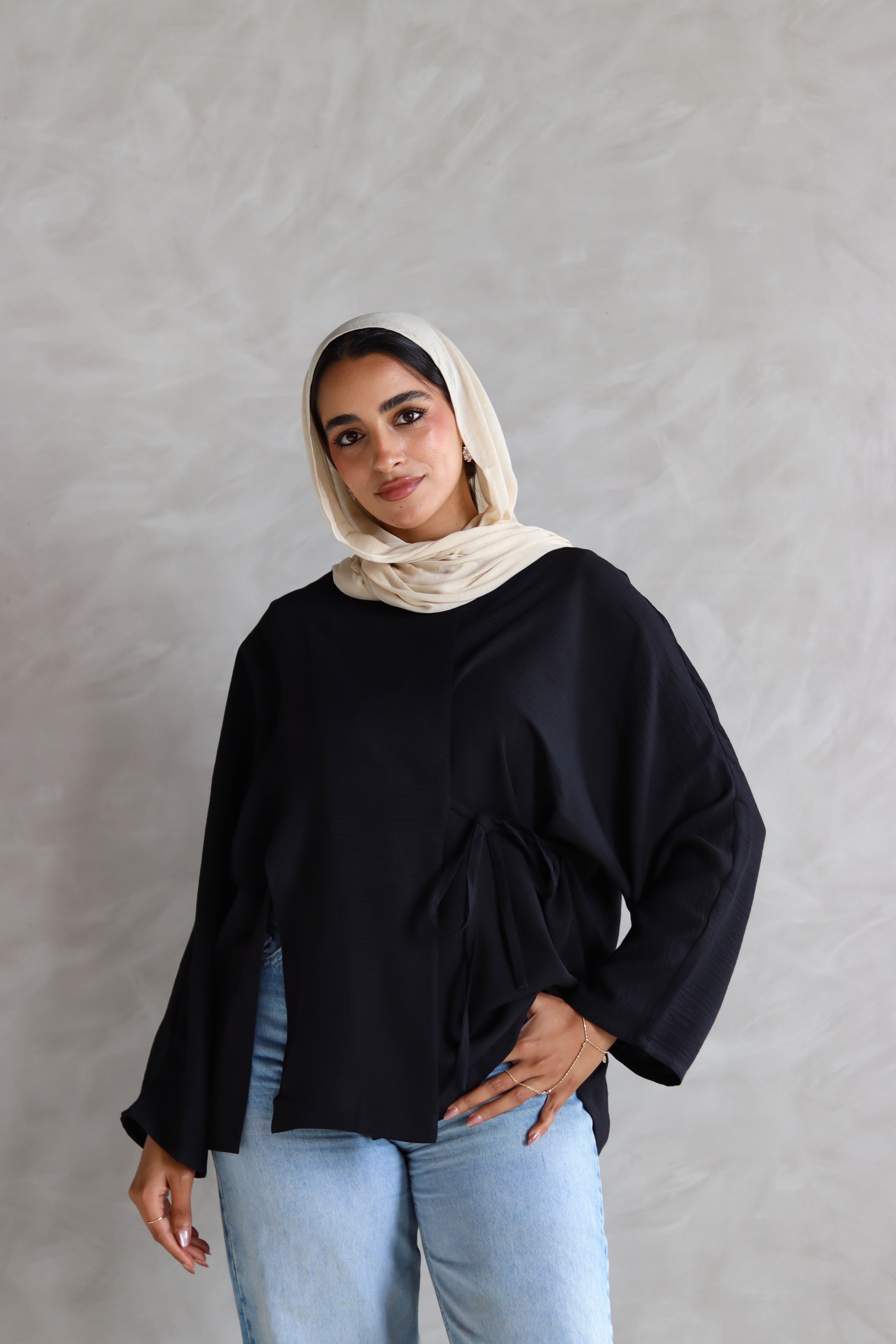 The Basic Knot Linen Top in Black