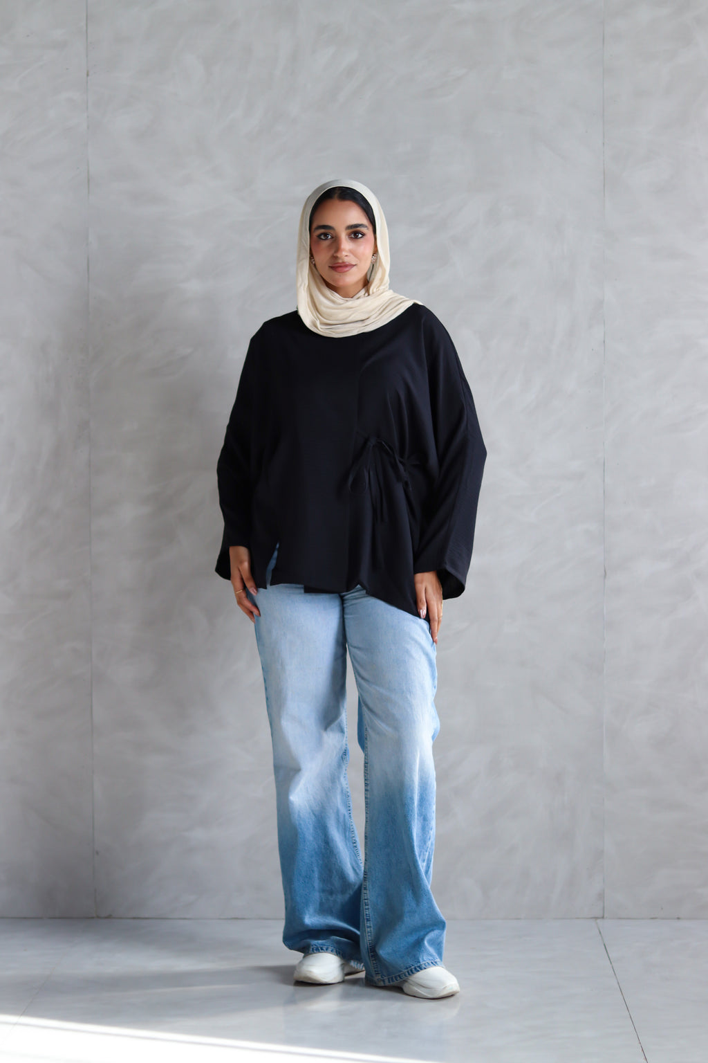 The Basic Knot Linen Top in Black