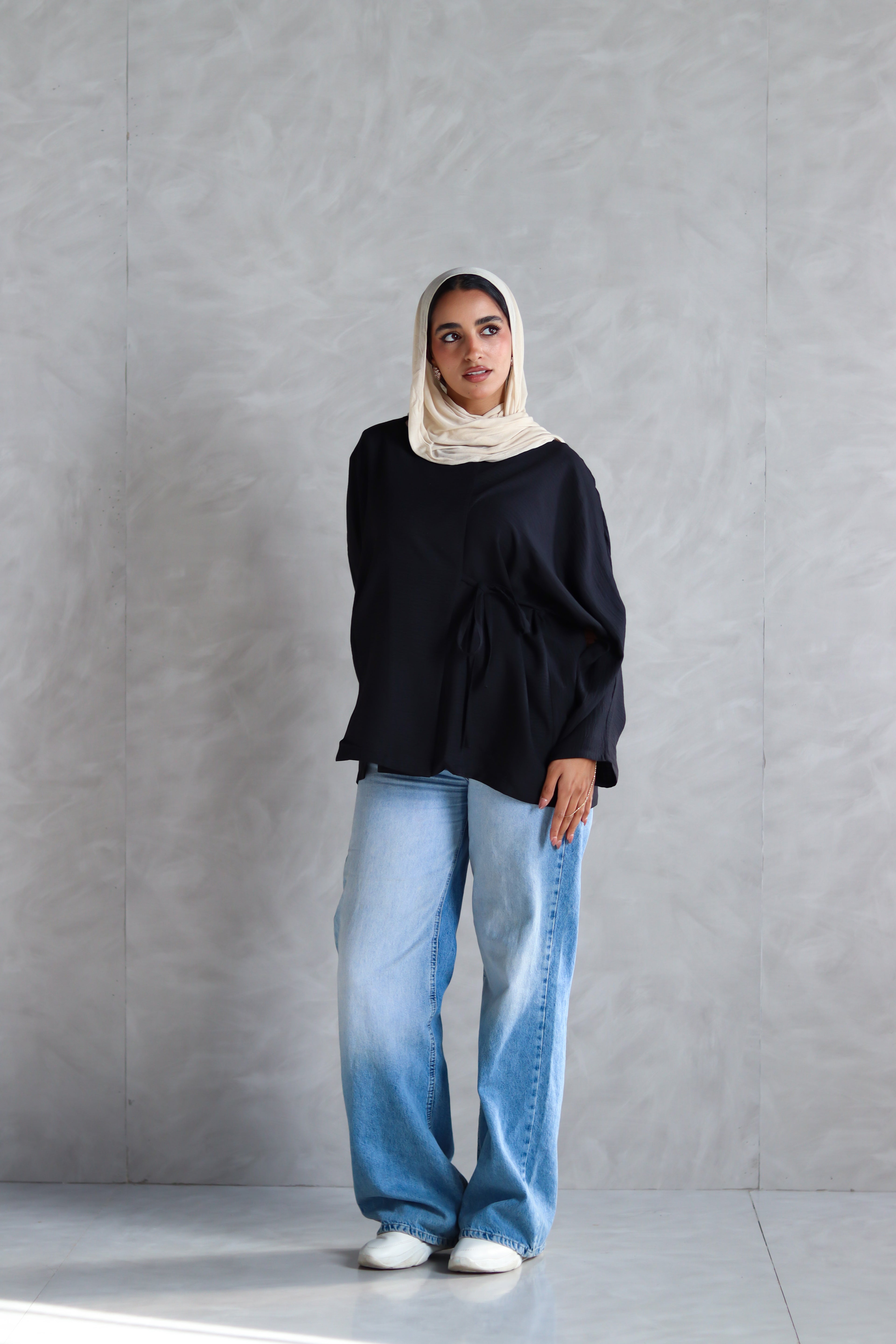 The Basic Knot Linen Top in Black