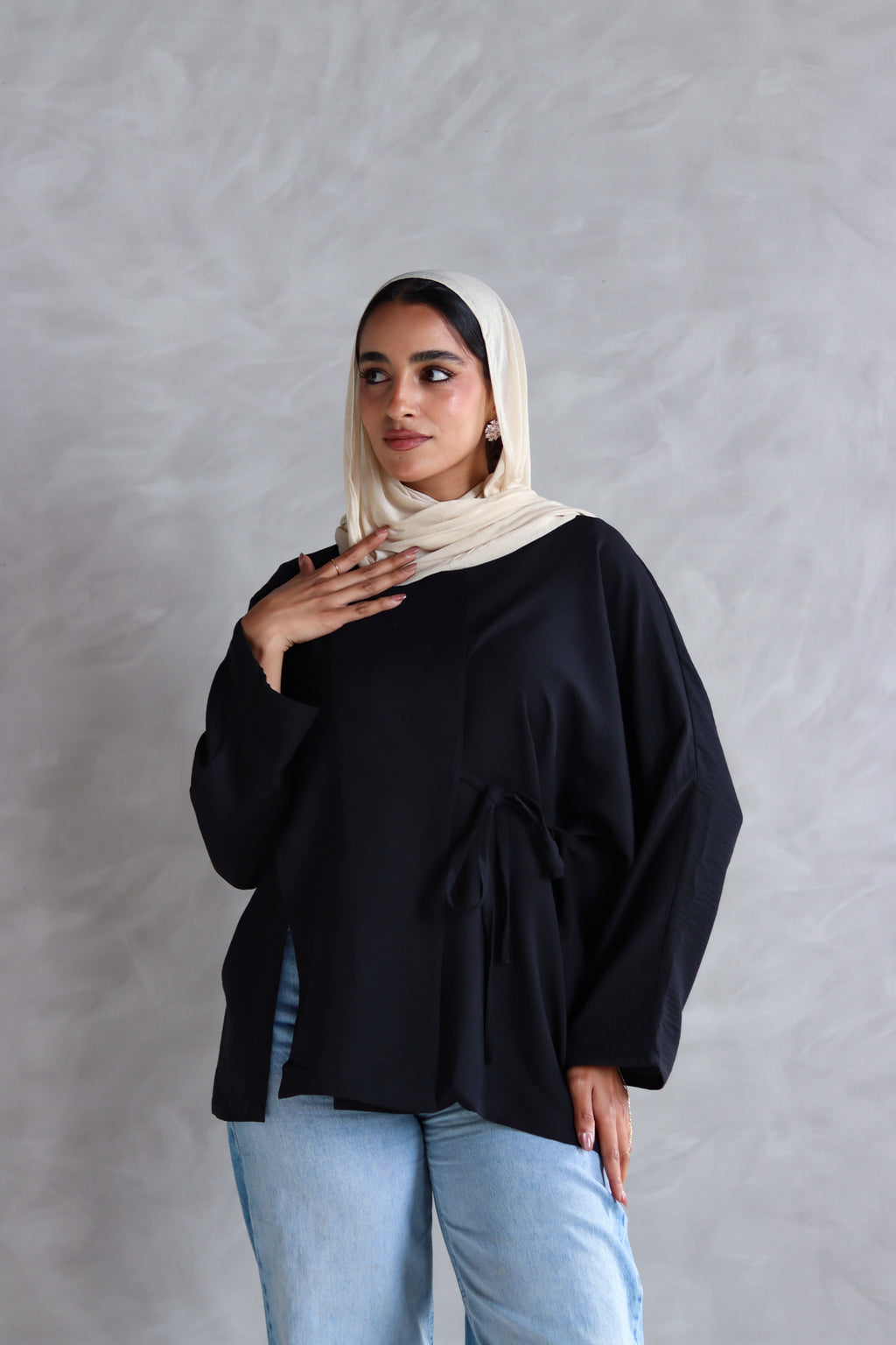 The Basic Knot Linen Top in Black