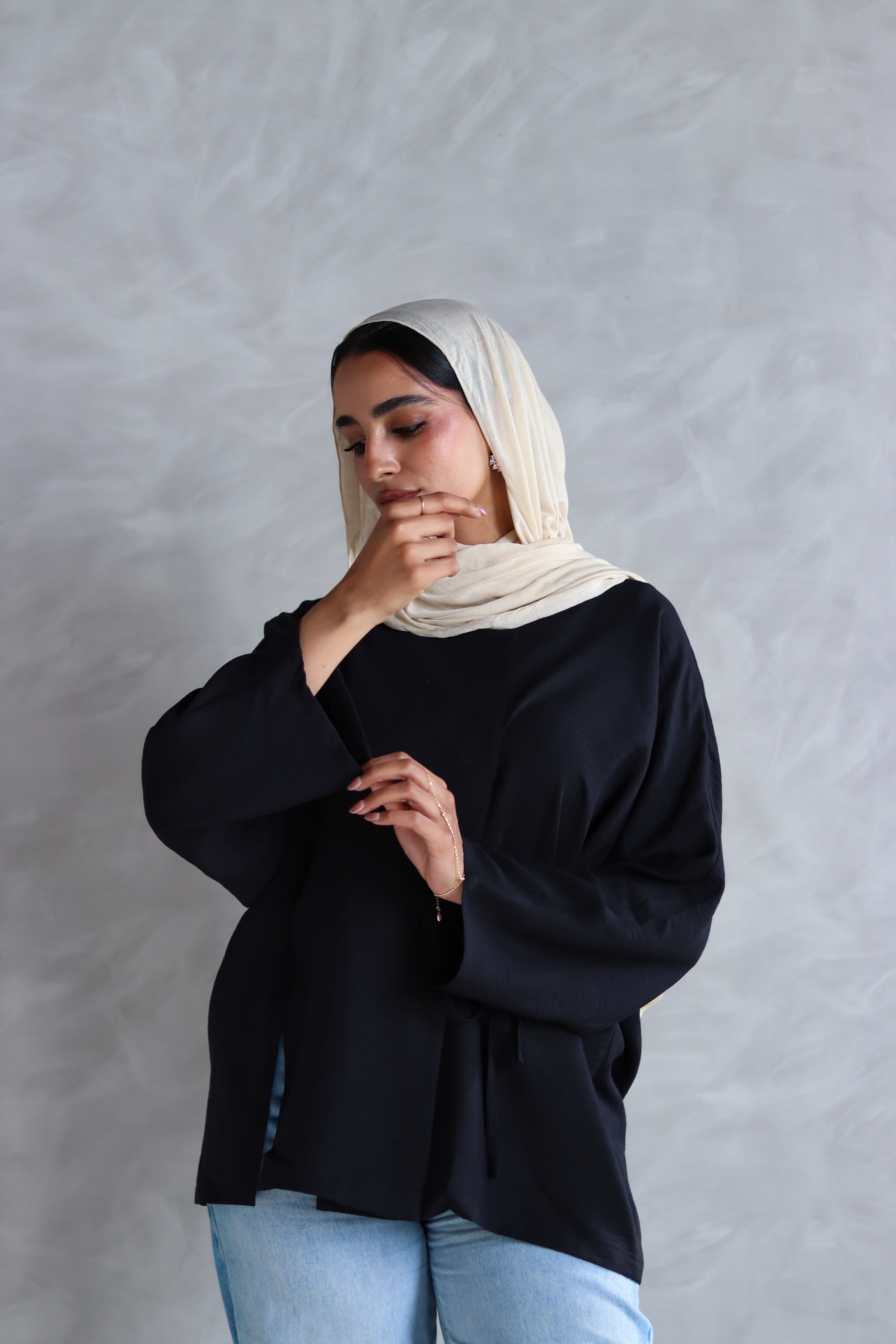 The Basic Knot Linen Top in Black
